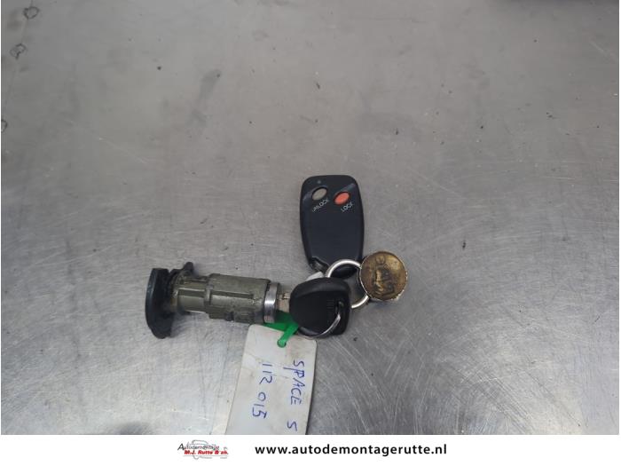 Gebruikte Deurslot Cilinder links Mitsubishi Space Star O206745