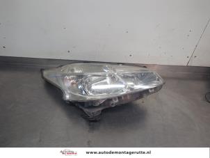 O206763 Gebruikte koplamp rechts Peugeot 208