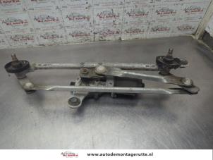 O206785 Gebruikte ruitenwismotor+mechaniek Nissan Micra