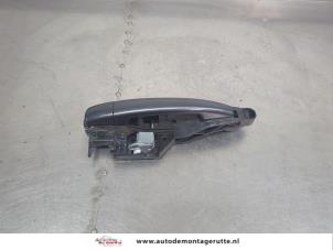 O206789 Gebruikte deurgreep 4deurs links-achter Peugeot 208