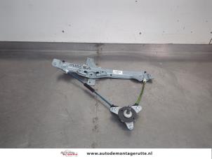 O206795 Gebruikte ruitmechaniek 4deurs rechts-achter Peugeot 208