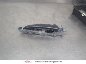 O206804 Gebruikte portiergreep 4deurs links-voor Peugeot 208