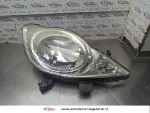 O206834 Gebruikte rechter koplamp Peugeot 107