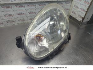 O206839 Gebruikte koplamp links Nissan Micra