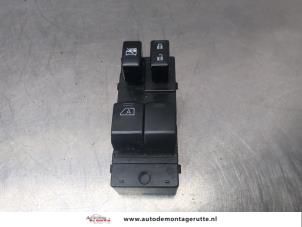 O206848 Gebruikte elektrisch raam schakelaar Nissan Micra