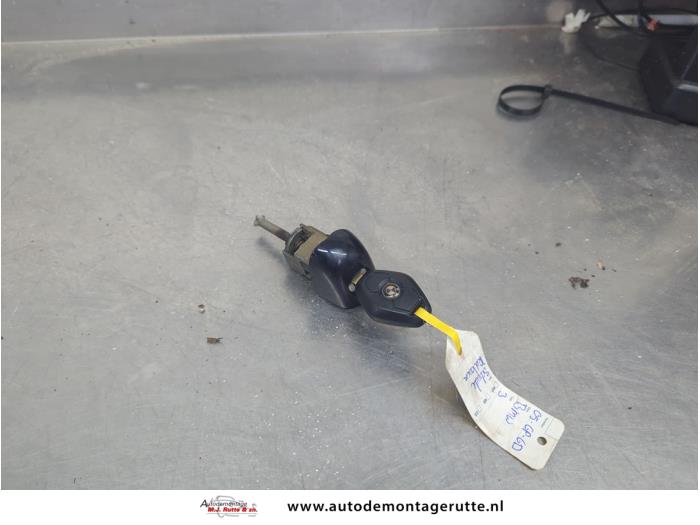 Gebruikte Deurslot Cilinder links BMW 3-Serie O206854