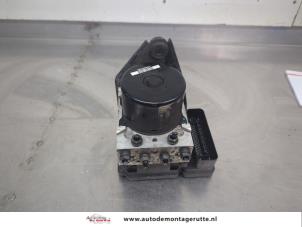 O206892 Gebruikte abs pomp Volkswagen Golf