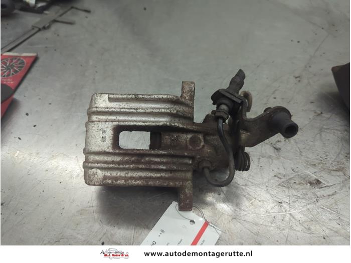 Gebruikte Remklauw (Tang) rechts-achter Volkswagen Golf O206899