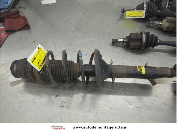 Gebruikte Veerpoot links-voor Volkswagen Golf O206911