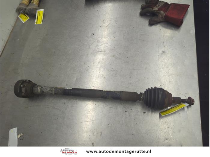 Gebruikte Aandrijfas rechts-voor Volkswagen Golf O206918
