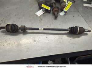 O206933 Gebruikte steekas rechts-voor Opel Agila