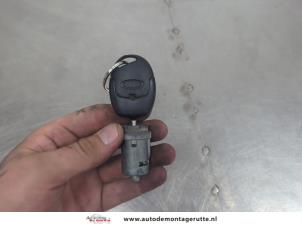 O206957 Gebruikte portierslot cilinder links Ford Focus