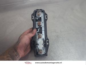O206969 Gebruikte fitting achterlicht links Peugeot 307