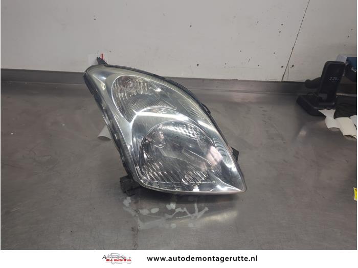 Gebruikte Koplamp rechts Suzuki Swift O207007