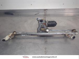 O207011 Gebruikte ruitenwismotor+mechaniek Suzuki Swift