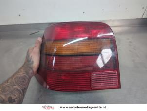O207018 Gebruikte achterlicht links Volkswagen Golf