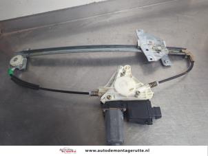 O207034 Gebruikte ruitmechaniek 4deurs links-voor Mitsubishi Space Star