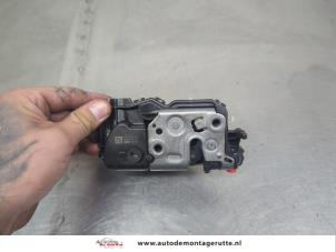 O207061 Gebruikte deurslot mechaniek 4deurs links-achter Citroen C3