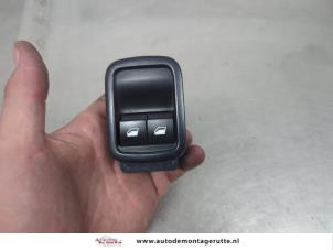 O207065 Gebruikte elektrisch raam schakelaar Citroen C3
