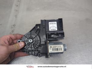 O207075 Gebruikte motor electrisch raam Volkswagen Golf