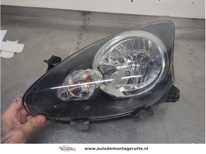 Gebruikte Koplamp links Toyota Aygo O207091