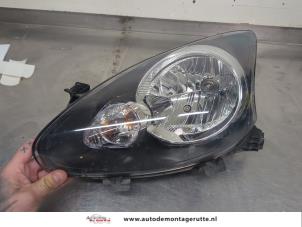 O207091 Gebruikte koplamp links Toyota Aygo