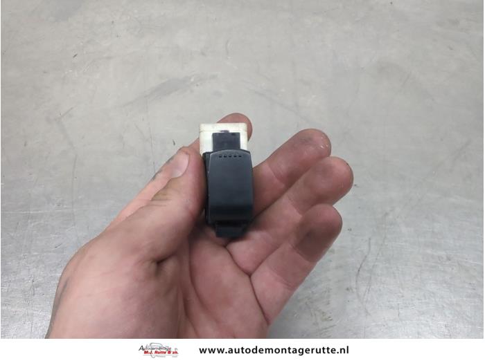 Gebruikte Elektrisch Raam Schakelaar Nissan Pixo O207098