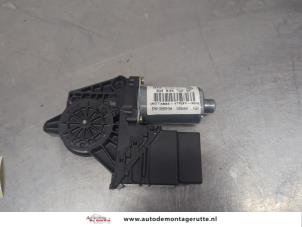 O207113 Gebruikte raammotor portier Volkswagen Passat
