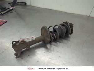 O207147 Gebruikte mac phersonpoot rechts-voor Toyota Starlet