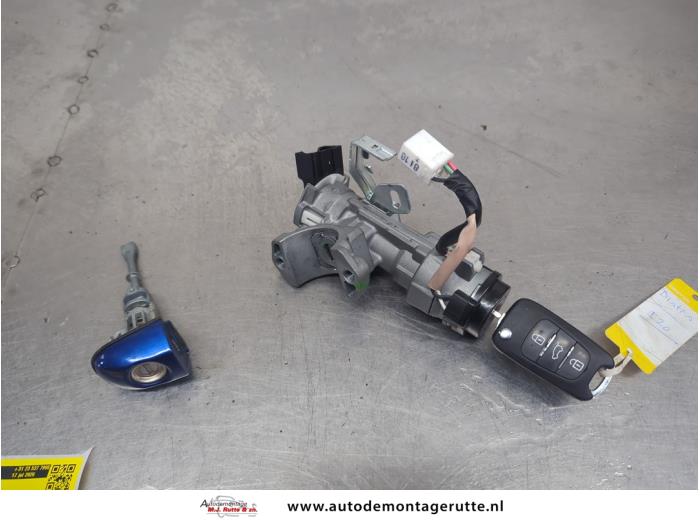Gebruikte Kontaktslot+Sleutel Hyundai I20 O207161