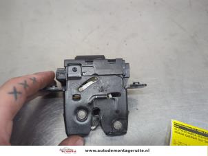 O207209 Gebruikte achterklep slotmechaniek Nissan Qashqai