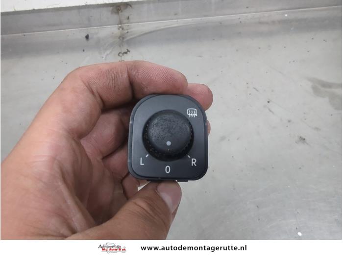 Gebruikte Schakelaar Spiegel Volkswagen Golf O207221