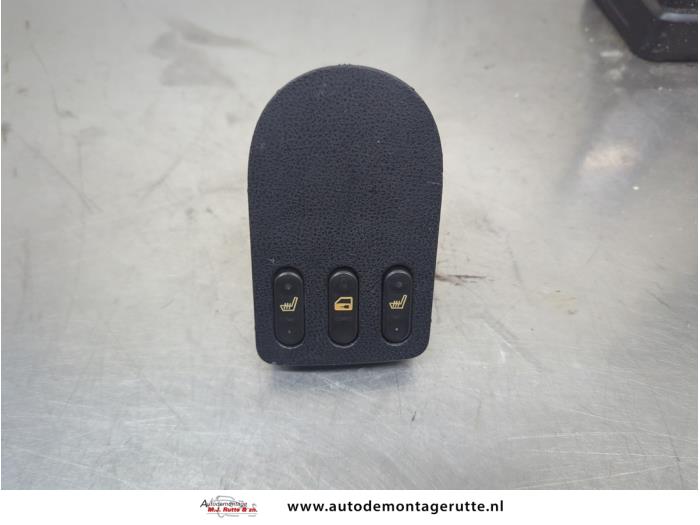 Gebruikte Stoelverwarmings Schakelaar Nissan Qashqai O207243