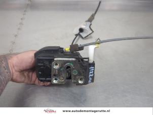 O207271 Gebruikte deurslot mechaniek 4deurs links-voor Nissan Qashqai