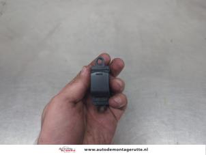 O207278 Gebruikte elektrisch raam schakelaar Nissan Qashqai