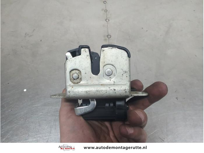 Gebruikte Slotvanger Achterklep Lancia Y(Psilon) O207296