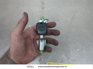 O207309 Gebruikte cilinderslot portier links Toyota Aygo