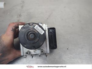 O207351 Gebruikte abs pomp Toyota Yaris