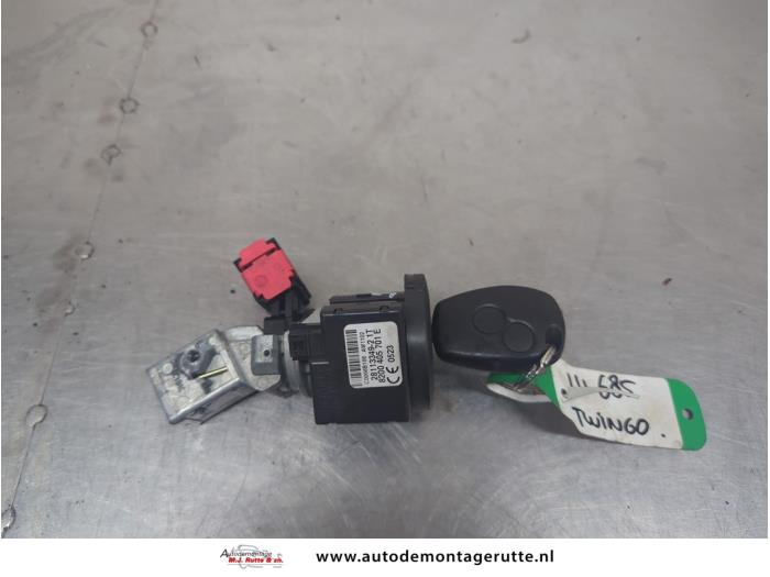 Gebruikte Sleutel+Contactslot Renault Twingo O207401
