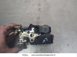 O207404 Gebruikte slotmechaniek portier 4deurs links-voor Chevrolet Spark