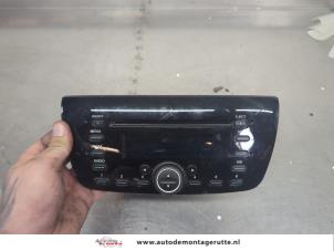 O207440 Gebruikte radio Opel Combo