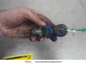 O207449 Gebruikte portierslot cilinder links Seat Leon