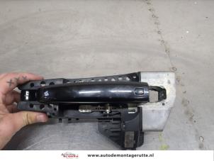O207464 Gebruikte deurgreep 4deurs links-voor Audi A4