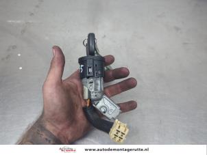 O207490 Gebruikte sleutel+contactslot Citroen C1