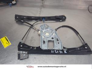 O207529 Gebruikte ruitmechaniek 2deurs rechts-voor Mercedes C-Klasse