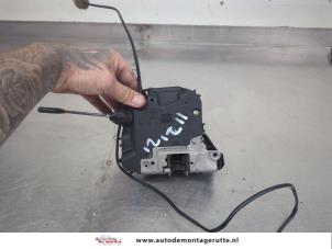 O207530 Gebruikte slotmechaniek portier 2deurs links Mercedes C-Klasse