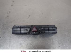 O207532 Gebruikte gevarenlicht schakelaar Mercedes C-Klasse