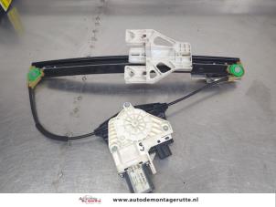 O207572 Gebruikte ruitmechaniek 4deurs links-achter Audi A4
