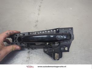 O207577 Gebruikte deurgreep 4deurs links-achter Audi A4