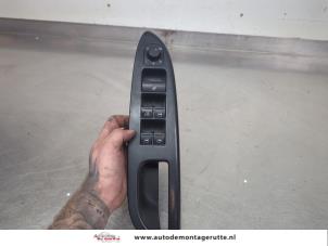 O207560 Gebruikte schakelblok ruiten Volkswagen Eos